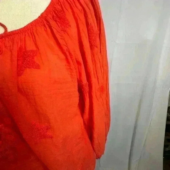 Red with embroidered Stars Lightweight Shirt (Size XL) - Picture 5 of 8